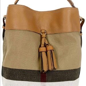 NWT Burberry bucket bag